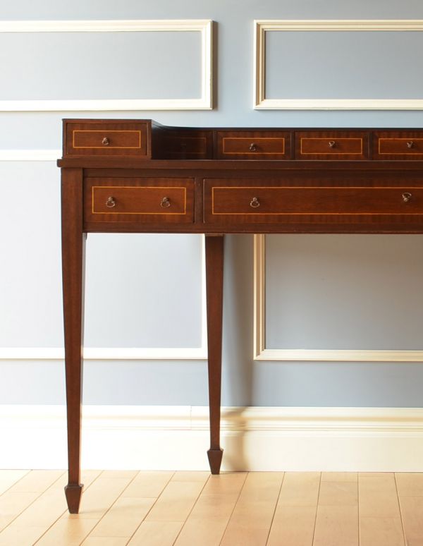 ロイドテーブル アンティーク家具 両面使える美しいアンティーク英国家具、マホガニー材のライティングデスク。上品で落ち着きのあるデスク。(k-1197-f)