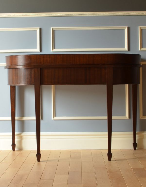 ロイドテーブル アンティーク家具 両面使える美しいアンティーク英国家具、マホガニー材のライティングデスク。きちんとメンテナンスしてあるので、裏側もキレイです。(k-1197-f)