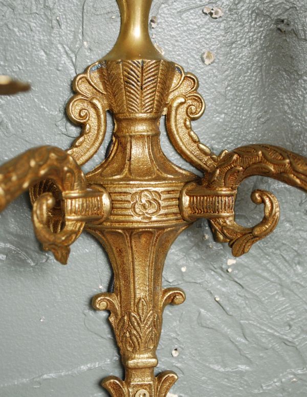 壁付けブラケット 照明・ライティング イギリスアンティーク壁付け照明、2灯タイプのウォールブラケット(E17シャンデリア球付)。存在感のある素敵なアンティークのウォールブラケットです。(k-1221-z)