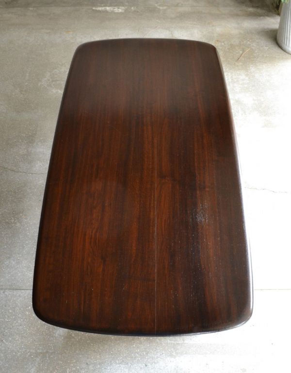 アーコールの家具　アンティーク家具　Ｔ字脚がオシャレなヴィンテージ家具、アーコール社のダイニングテーブル。メンテナンスをしっかりしているので、ご安心ください。(k-1229-f)