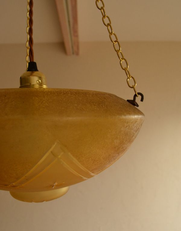 アンティークの照明 照明・ライティング イギリスから届いた貴重なアンティークハンギングボウル(照明)。アンティークでしか味うことの出来ない雰囲気が魅力です。(k-1231-z)