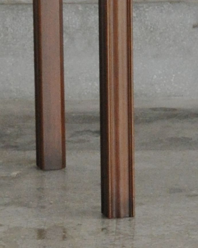 布座面　アンティーク チェア　大人っぽい英国スタイルの布張りチェア、マホガニー材のアンティークスツール。メンテナンスをしっかりしているので、男性の方でも安心してお掛けください。(k-1233-c)