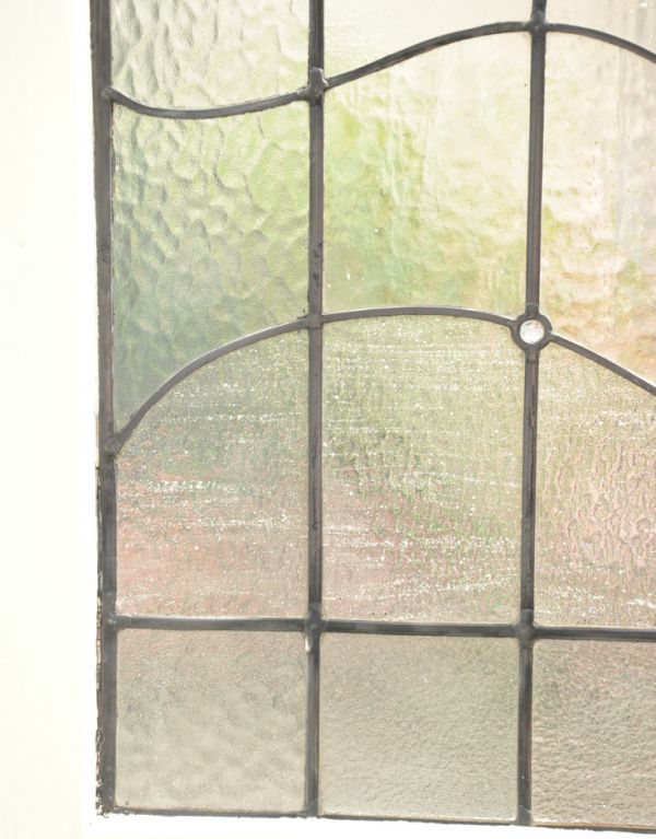 ドア・ゲート アンティーク家具 大きなステンドグラスの入ったペイントのアンティークドア、素敵なステンドグラスドア(建具)。型ガラスなので向こう側が丸見えになりません。(k-1233-f)