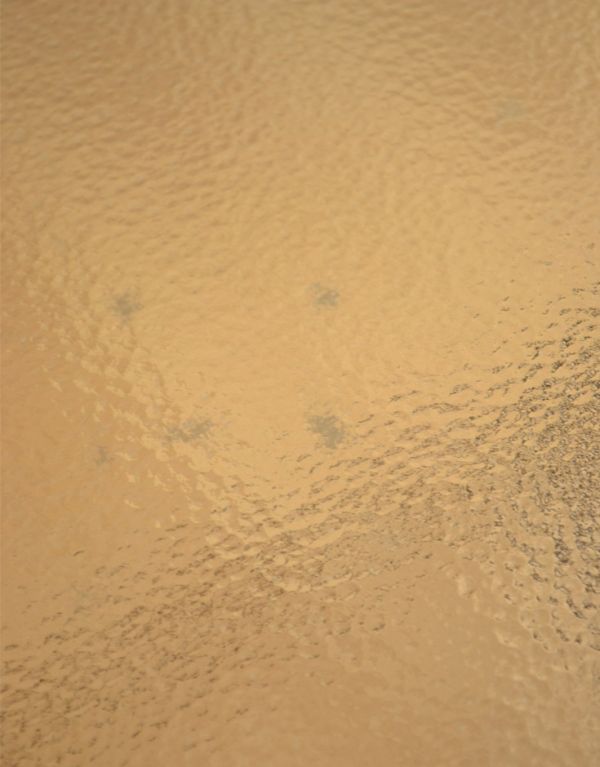 ロイドテーブル　アンティーク家具　アイアンがお洒落なアンティーク家具、ガラス天板のネストテーブル。アンティークは新品ではないので、経年変化によるキズはありますが、専門の職人によって目立たないようにキレイにお直しをしています。(k-1240-f)