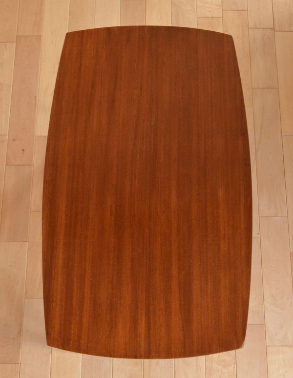 アンティークのテーブル　アンティーク家具　カッコイイ北欧インテリア、ヴィンテージコーヒーテーブル（カトラリーテーブル）。天板です。(k-1247-f)