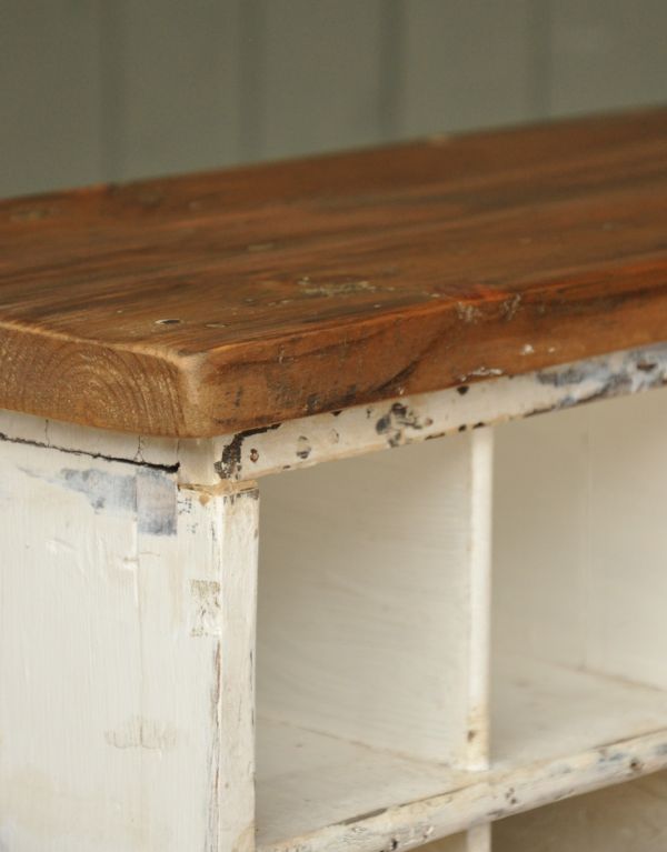 オープンシェルフ・オープンラック　アンティーク家具　ナチュラルなアンティークのペイント家具、オープン棚のシェルフ。ペイントのかすれ具合もいい感じです。(k-1253k-f)