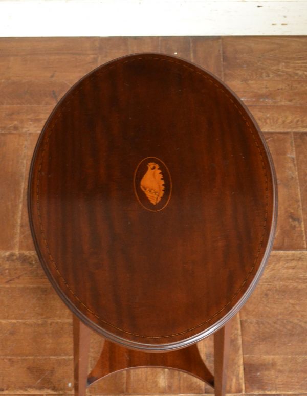 ロイドテーブル　アンティーク家具　アンティークの英国家具、象嵌が施されたオケージョナルテーブル。天板もキレイに仕上げました。(k-1255k-f)