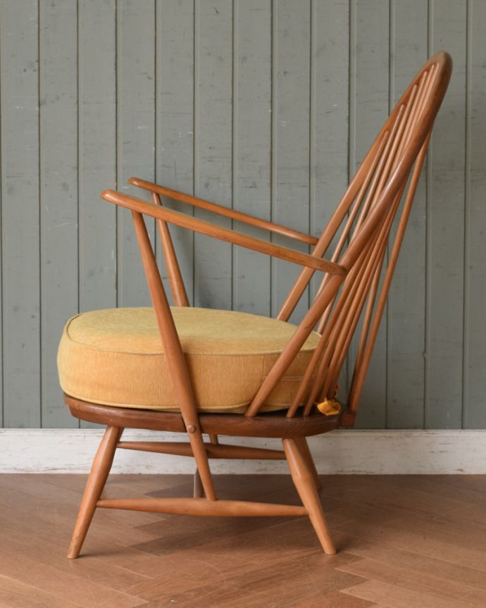 1人掛けのアンティークソファ、アーコールの座クッション付きの