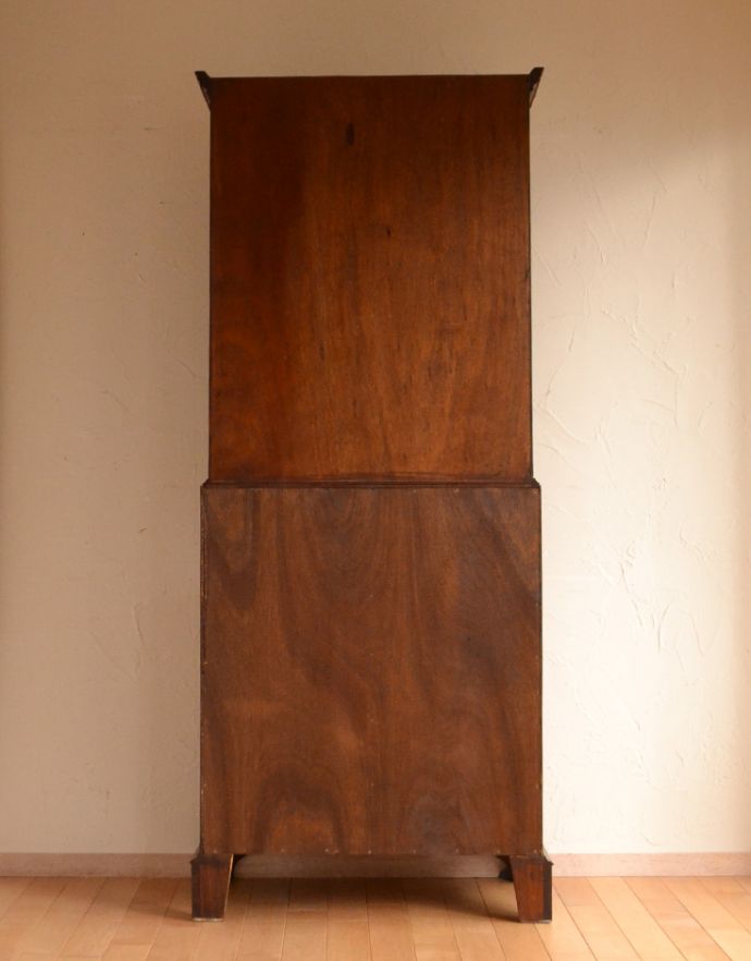 サイドバイサイド　アンティーク家具　木目の模様がキレイなアンティーク家具、英国のビューローブックケース（本棚とデスク） 。キチンとメンテナンスしてあるので、裏側もキレイです。(k-1266-f)