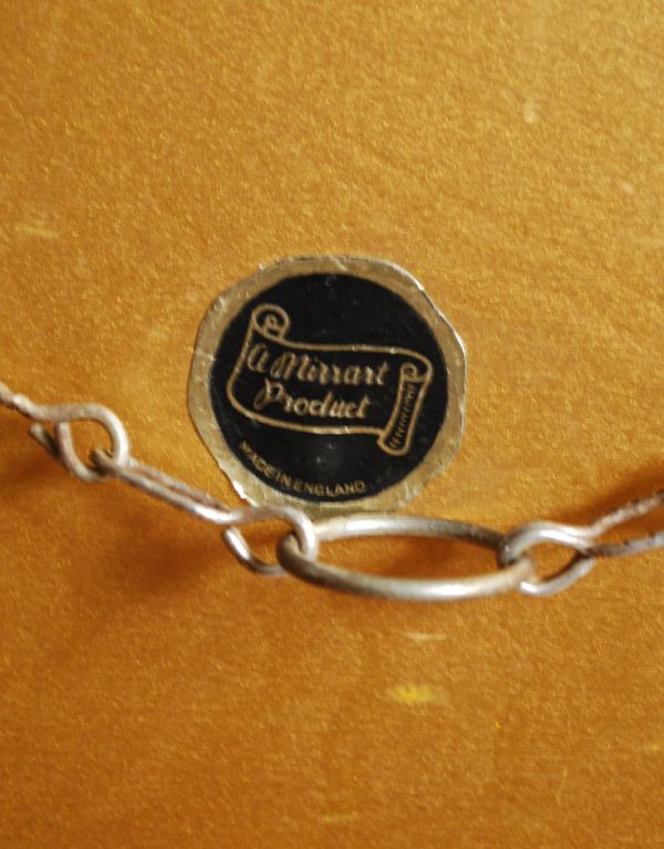 アンティーク カッティングミラー アンティーク雑貨 キレイなアンティークミラー、丸い形のカッティングミラー。裏面には、メーカーのものと思われるステッカーが付いています。(k-1272-z)