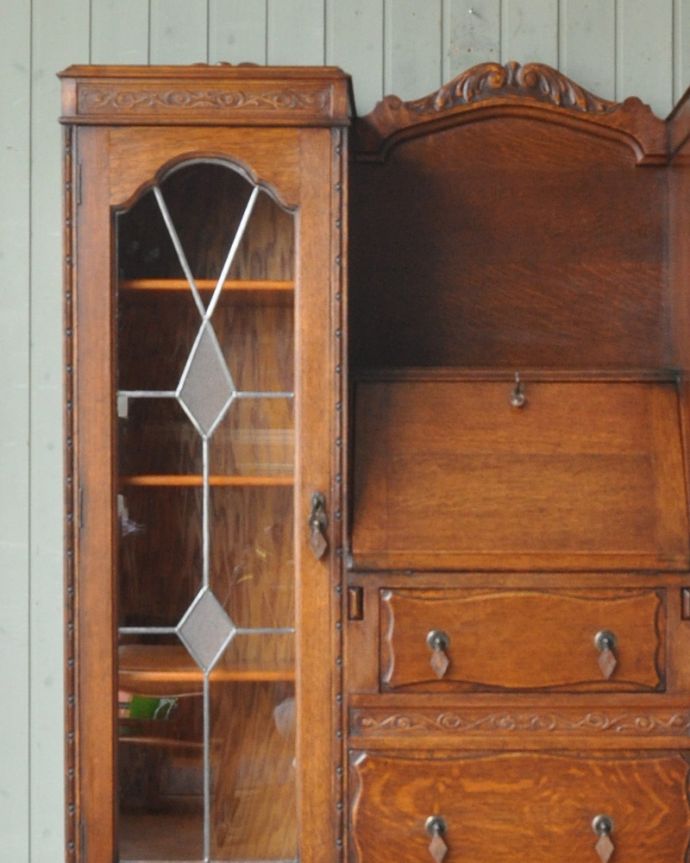 ビューロー　アンティーク家具　大きなガラス扉が美しいアンティーク家具、サイドバイサイド（デスク＆本棚）。女性のためにあるような家具。(k-1273-f)