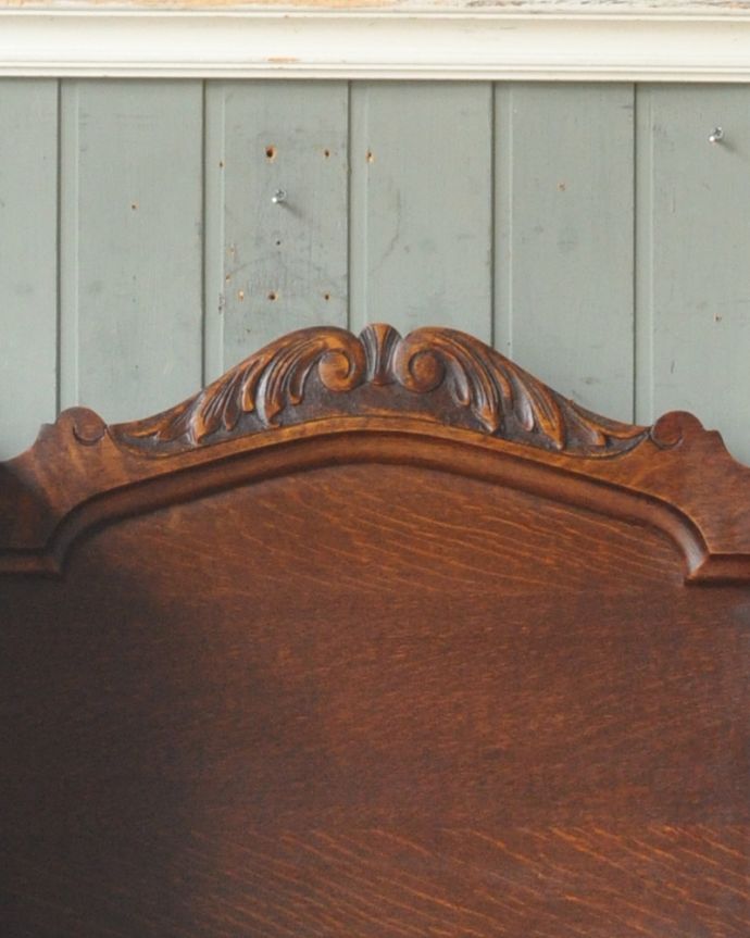 ビューロー　アンティーク家具　大きなガラス扉が美しいアンティーク家具、サイドバイサイド（デスク＆本棚）。風格と品があるので、リビングはもちろん、和室や書斎、客間にも最適。(k-1273-f)