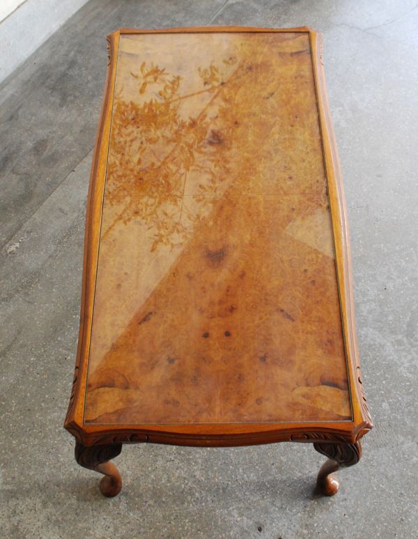 ロイドテーブル　アンティーク家具　エレガントなアンティーク家具、ガラス天板のコーヒーテーブル。天板です。(k-1279-f)