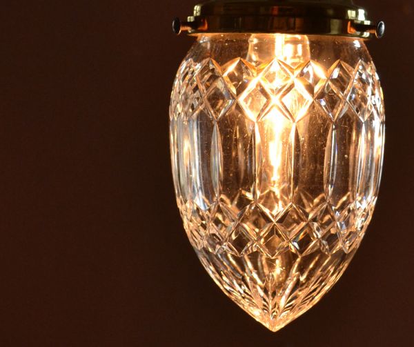 ペンダントライト　照明・ライティング　キラキラ輝くアンティークシェード、イギリスペンダントライト。シェードから漏れる光に癒されます。(k-1280-z)