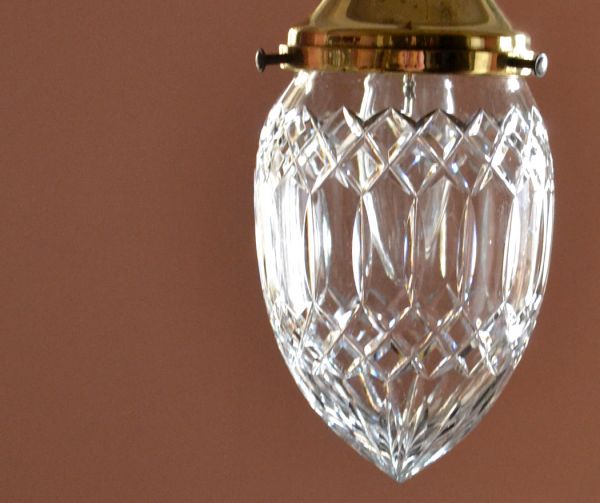 ペンダントライト　照明・ライティング　キラキラ輝くアンティークシェード、イギリスペンダントライト。シェードは、アンティークのため、誤差があったり、キズ、汚れが入っている場合もあります。(k-1280-z)