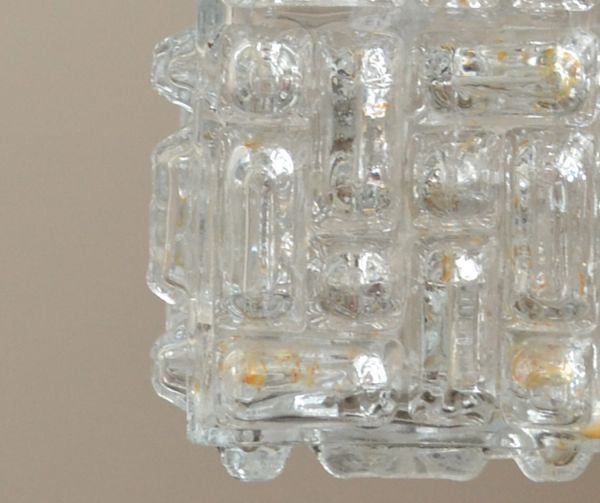 ペンダントライト　照明・ライティング　イギリスから届いたアンティーク照明、美しいカッティングが施されたガラスのペンダントライト。シェードは、アンティークのため、誤差があったり、気泡やキズ、汚れが入っている場合もあります。(k-1288-z)