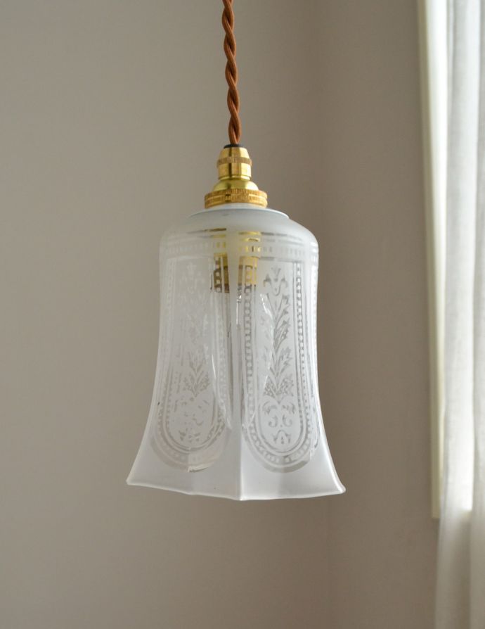 ペンダントライト 照明・ライティング イギリスのアンティーク照明、模様が美しいペンダントランプ。【 シェードのサイズ 】幅12×奥行12×高さ13.5cmコードは50、80cm以外にも、ご希望の長さで加工してお届けします。(k-1292-z)