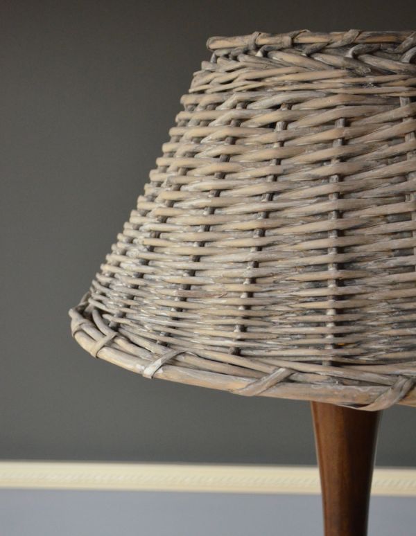 アンティークの間接照明、木製スタンドが格好良いフロアランプ(k-1296