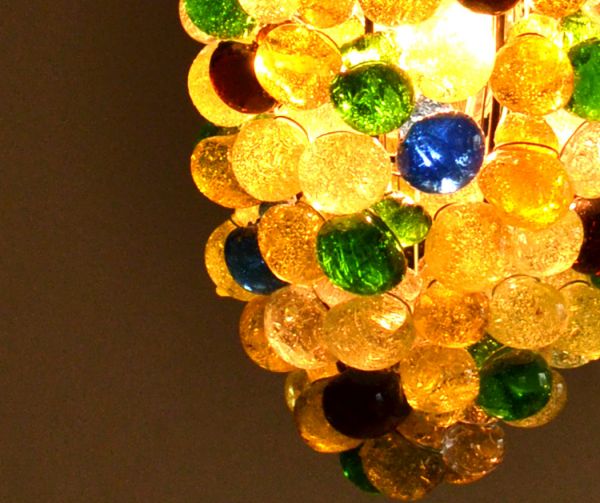 ペンダントライト 照明・ライティング たくさんの色が使われた葡萄のアンティークランプ(天井付け照明)。明かりを点けるとガラスの表情も楽しめます。(k-1298-z)