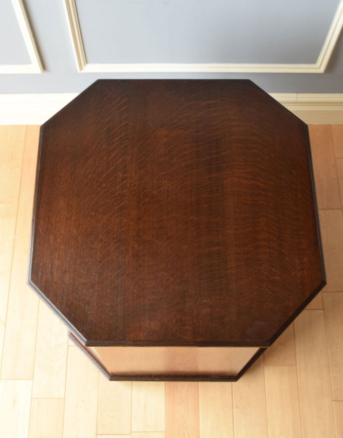 アンティークのキャビネット　アンティーク家具　英国のアンティーク家具、機能的なカクテルキャビネット（オケージョナルテーブル）。天板もピカピカにお直ししました。(k-1307-f)