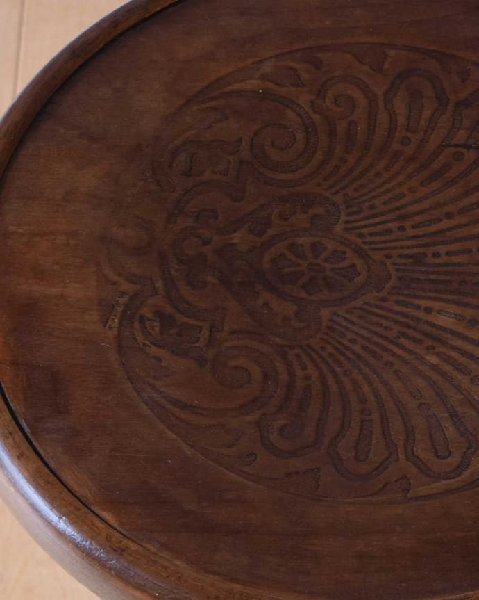 ダイニングチェア アンティーク チェア 英国から届いたアンティーク椅子、ブラウンカラーのベントウッドチェア。角が丸く作られているので、小さいお子様がいるご家庭でも安心です。(k-1308-c)