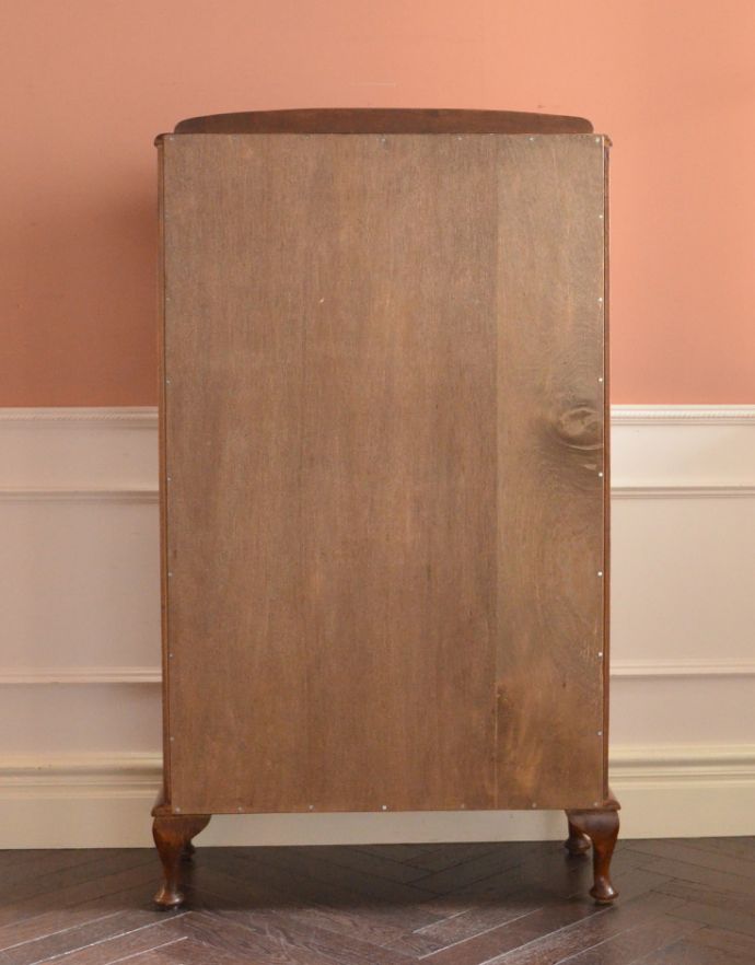 アンティークのキャビネット アンティーク家具 アンティーク英国家具のガラスキャビネット(飾り棚)。きちんとメンテナンスしてあるので、裏側もキレイです。(k-1310-f)