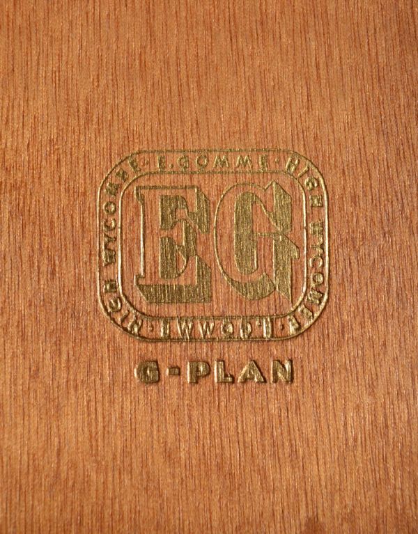 アンティークのキャビネット アンティーク家具 Gプランのヴィンテージ家具、北欧スタイルのサイドボード(トラー&ブラック)。「G-PLAN」のロゴが付いています。(k-1316-f)