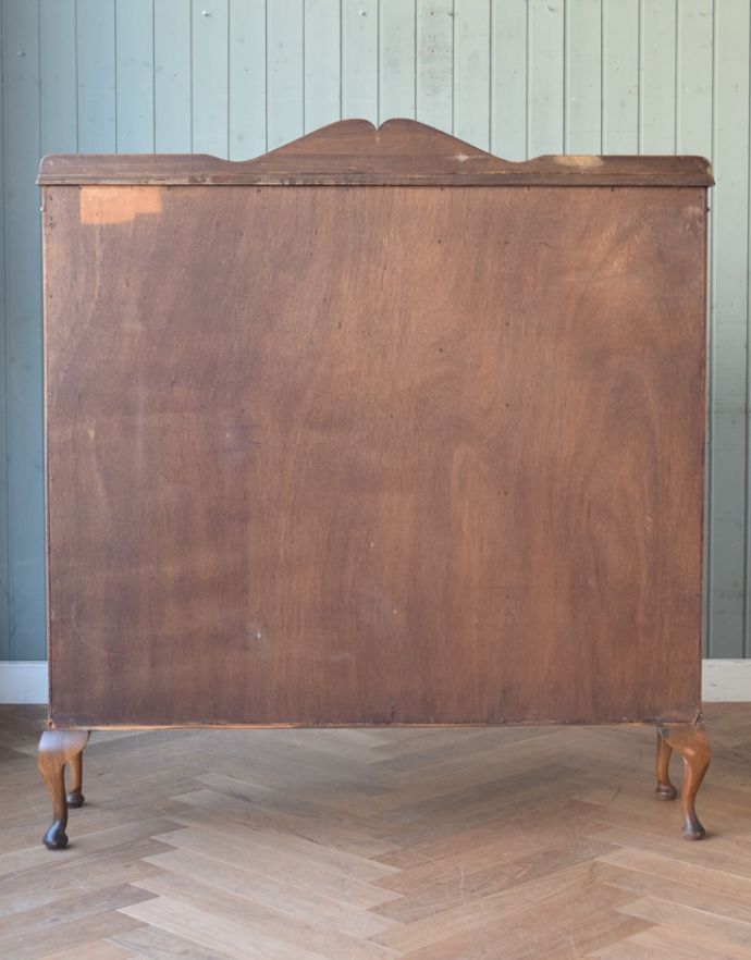 サイドバイサイド アンティーク家具 英国のアンティーク家具、ビューローも付いた特別なガラスキャビネット。きちんとメンテナンスしてあるので、裏側もキレイです。(k-1318-f)