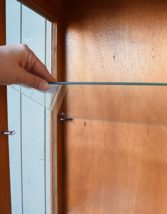 サイドバイサイド アンティーク家具 英国のアンティーク家具、ビューローも付いた特別なガラスキャビネット。ガラスの棚板は可動です。(k-1318-f)