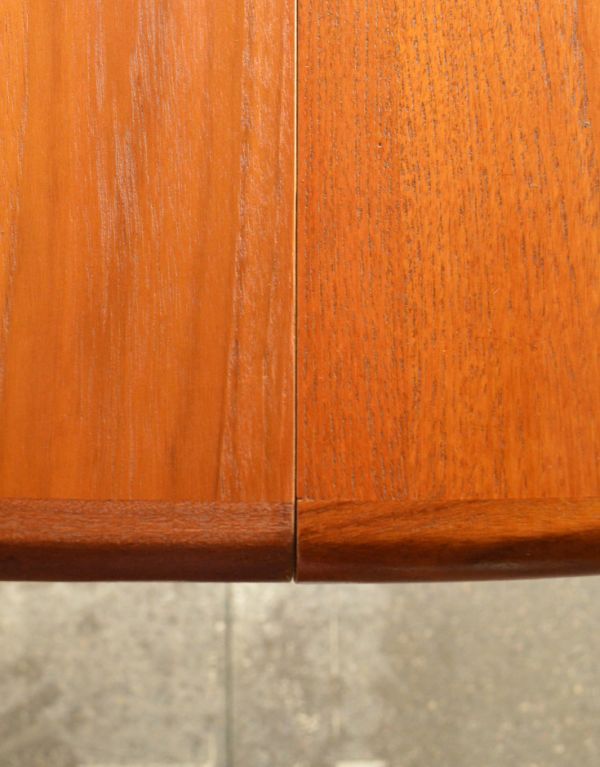 G-PLAN(Gプラン)　アンティーク家具　北欧テイストのヴィンテージ家具、伸張式のダイニングテーブル（Gプラン）。メンテナンスをしてありますので、つなぎ目も美しいです。(k-1322-f)