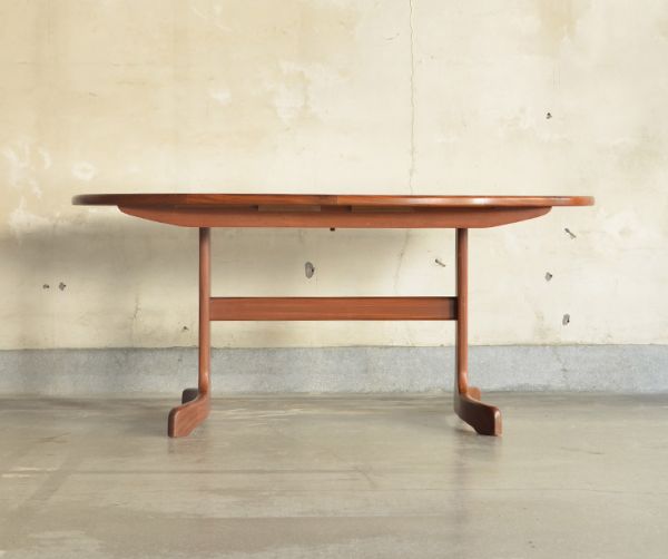 G-PLAN(Gプラン)　アンティーク家具　北欧テイストのヴィンテージ家具、伸張式のダイニングテーブル（Gプラン）。２〜５人で使える大きさです。(k-1322-f)