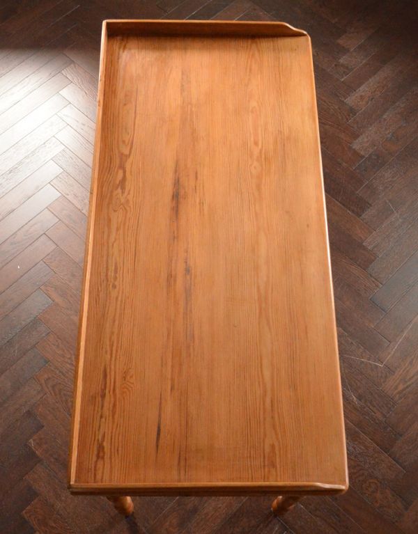 ロイドテーブル アンティーク家具 デスクにも使えるアンティーク家具、パイン材のコンソールテーブル。天板です。(k-1327-f)