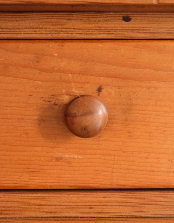 ロイドテーブル アンティーク家具 デスクにも使えるアンティーク家具、パイン材のコンソールテーブル。風合いがいい感じの取っ手。(k-1327-f)