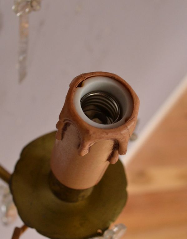 壁付けブラケット 照明・ライティング フランスから到着したアンティーク照明、ガラスドロップ付きの壁付けウオールランプ(E17シャンデリア球付)。しっかりオーバーホウルをしたので、ご安心下さい。(k-1331-z)