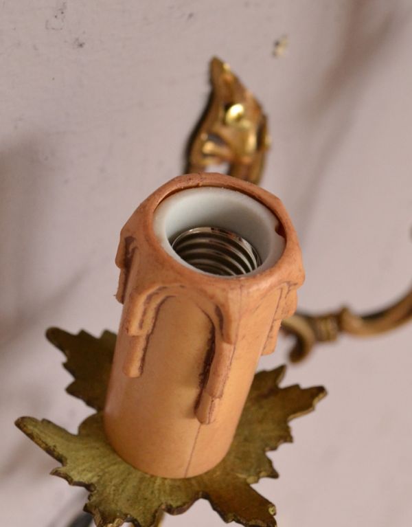 壁付けブラケット 照明・ライティング フランスのアンティーク壁付け照明、2灯タイプのウォールランプ。しっかりオーバーホウルをしたので、ご安心下さい。(k-1333-z)