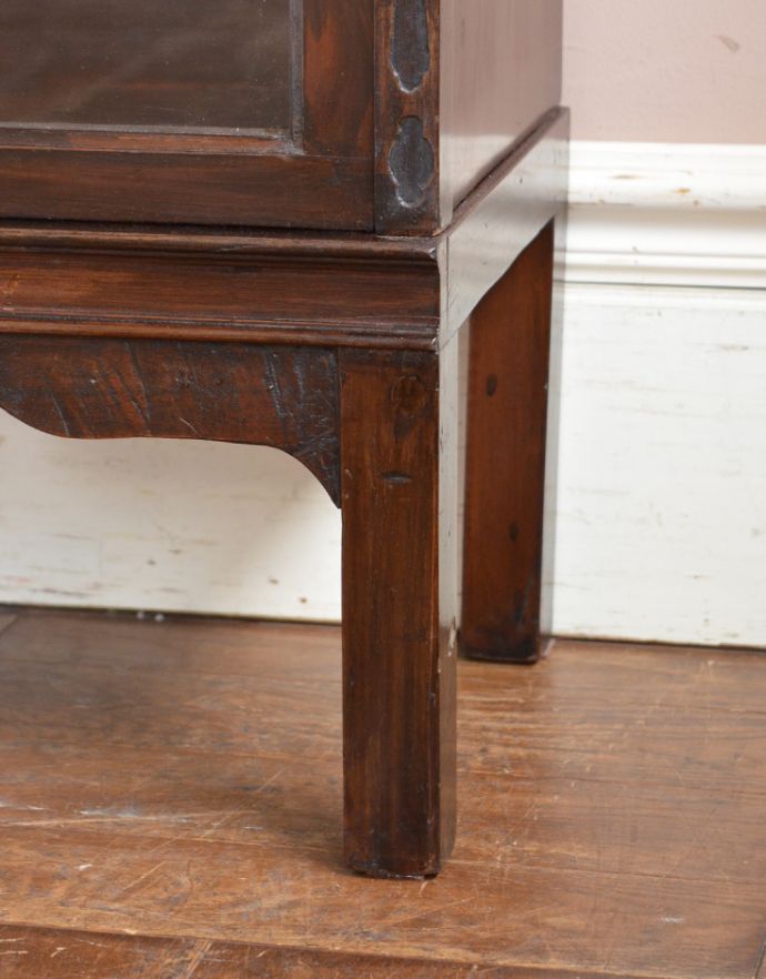 アンティークのキャビネット アンティーク家具 重ねて積み上げるスタッキングブックケース、英国アンティークのキャビネット。安定感のある脚がしっかり支えます。(k-1337-f)