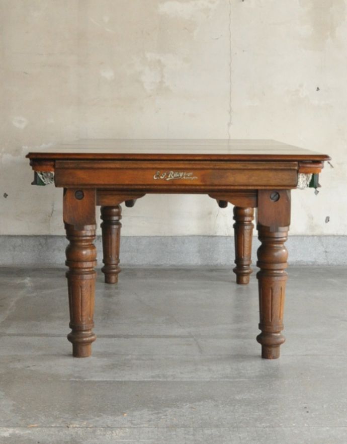ロイドテーブル アンティーク家具 ビリヤードで遊べちゃう、めずらしいアンティークのテーブル。きちんとメンテナンスしていますので、届いたその日からお使いいただけます。(k-1347-f)