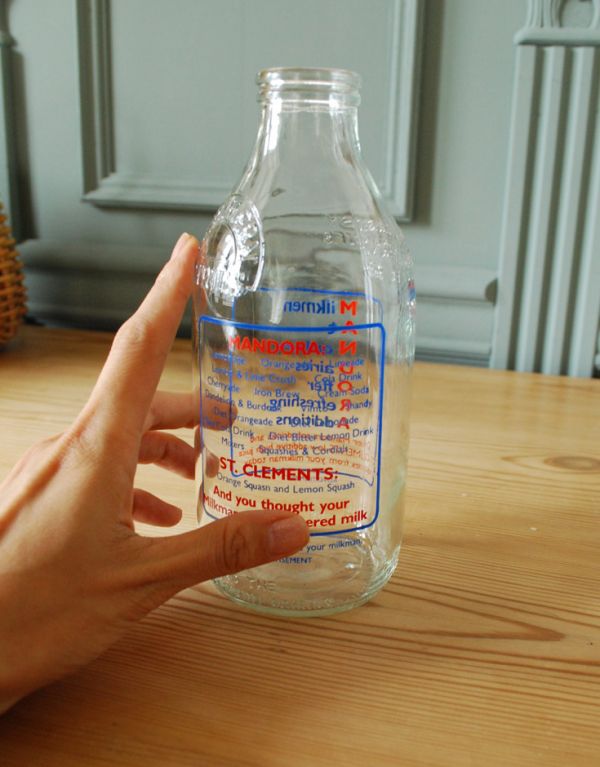 イラスト入りで可愛いイギリスの牛乳ビン、アンティークガラスボトル