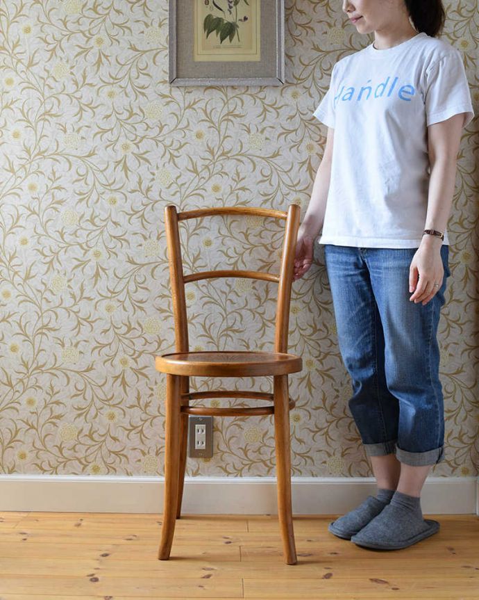 ダイニングチェア　アンティーク チェア　イギリスから届いたアンティーク椅子、あめ色のベントウッドチェア。なんとも言えないあたたかみのある椅子色は落ち着いているので上品にもかっこいい雰囲気にも見えます。(k-1363-c)