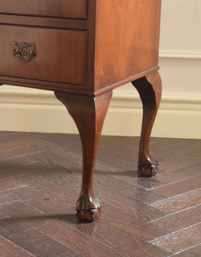 ビューロー アンティーク家具 英国から到着したアンティーク家具、美しいウォルナット材のビューロー(デスク)。きちんと支えます。(k-1374-f)