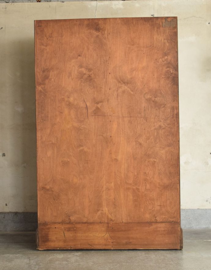 アンティークのキャビネット　アンティーク家具　COMPACTOM（コンパクトム）の洋服箪笥、機能的で美しいアンティーク　ワードローブ。きちんとメンテナンスしてあるので、裏側もキレイです。(k-1379-f)