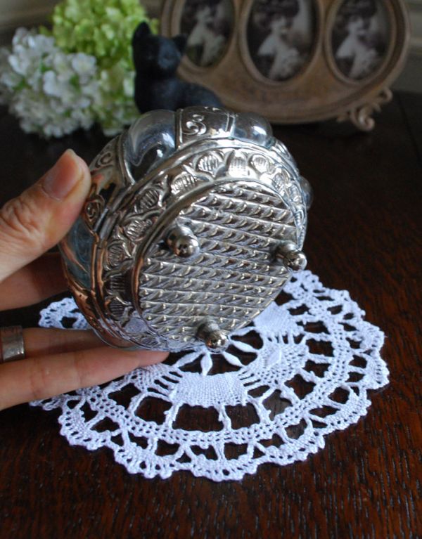 イギリスのアンティーク雑貨、シルバーの小物入れ(k-1386-z