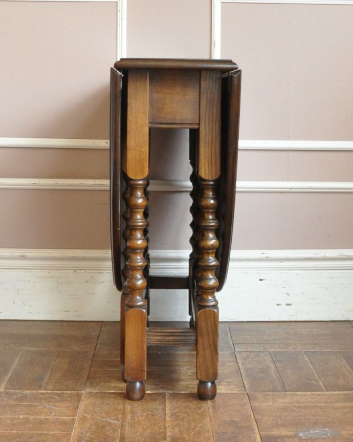 アンティークのテーブル　アンティーク家具　素敵なアンティーク家具、ボビンレッグが上品なゲートレッグテーブル（伸張式テーブル）。シンプルだけどキレイに見える工夫が感じられるテーブルです。(k-1391-f)