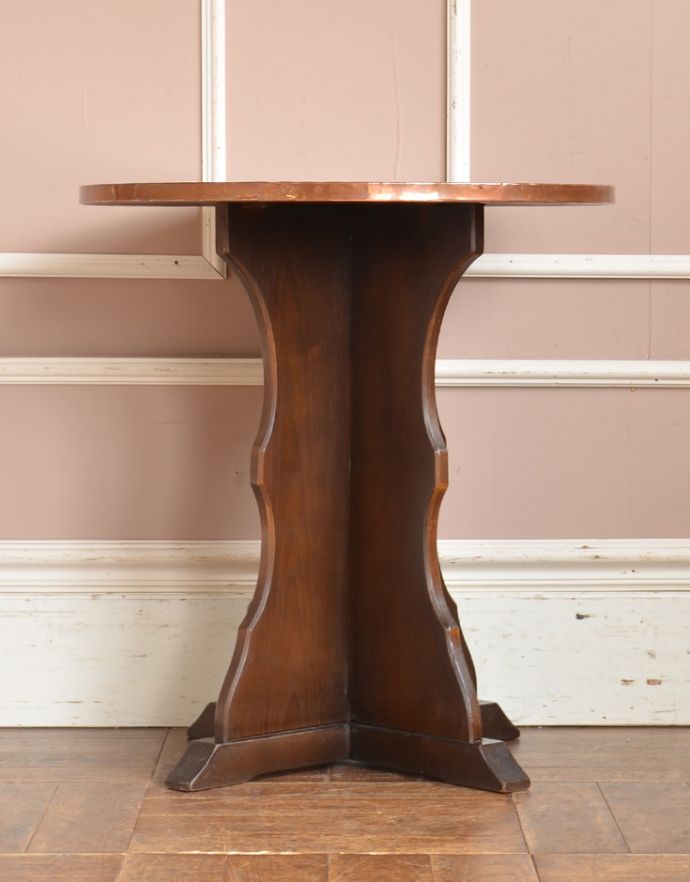 ロイドテーブル アンティーク家具 英国らしいアンティーク家具、銅の天板がお洒落なパブテーブル。角が丸いので小さなお子様にも安全です。(k-1393-f)