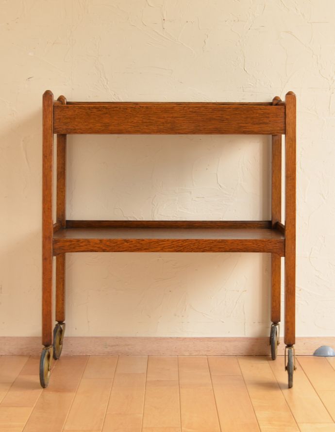 オープンシェルフ・オープンラック アンティーク家具 便利なサイドテーブル付き、イギリスのアンティークトロリー(ワゴン)。ワゴンと言えば、やっぱりポットやジャー置き場。(k-1402-f)