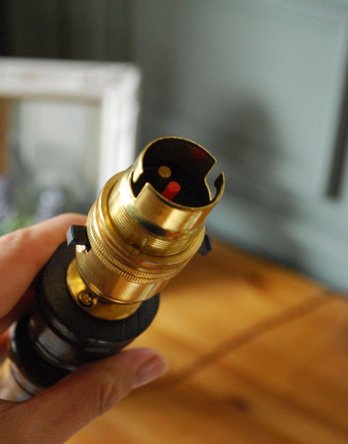 スタンドライト 照明・ライティング 英国インテリアのアンティーク照明、オーク材のテーブルランプ。しっかりオーバーホウルをしたので、ご安心下さい。(k-1407-z)