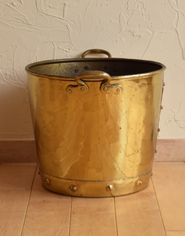 ビンテージ、アンティーク　真鍮製コールバケツ猫脚 真鍮のアンティーク雑貨、英国から届いた持ち手付きアンティークバケツ