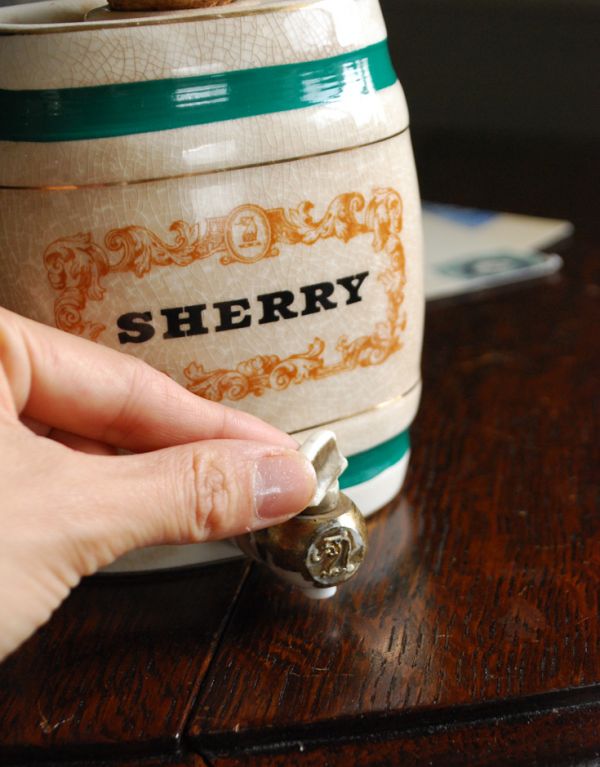 アンティーク雑貨 イギリスで見つけたアンティーク雑貨、リカーディスペンサー(SHERRY)。レバーは動きます。(k-1416-z)