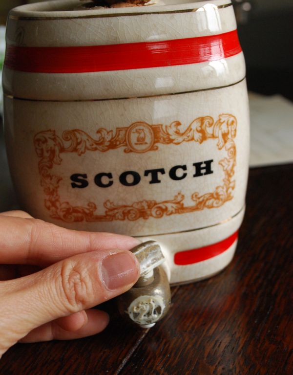 アンティーク雑貨　イギリスで見つけたアンティーク雑貨、リカーディスペンサー(SCOTCH)。レバーは動きます。(k-1417-z)