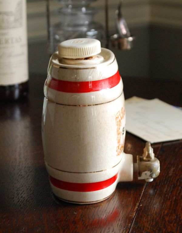 アンティーク雑貨　イギリスで見つけたアンティーク雑貨、リカーディスペンサー(SCOTCH)。英国の雰囲気漂います。(k-1417-z)